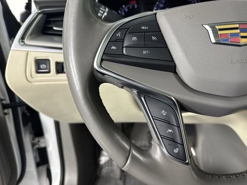 Used 2018 Cadillac XT5 Luxury w/ Driver Awareness Package AWD/4WD image 12