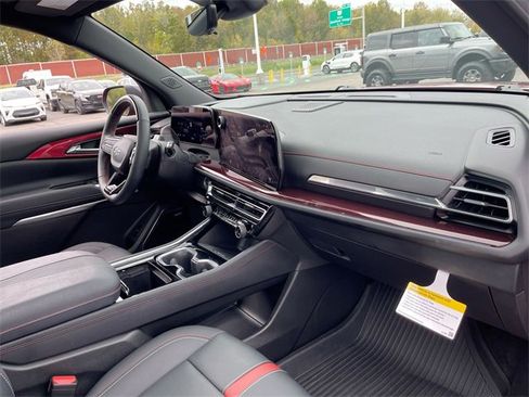 Certified 2025 Chevrolet Traverse RS w/ LPO, Floor Liner Package image 29