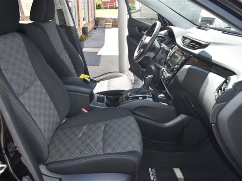 Used 2019 Nissan Rogue Sport SV w/ Technology Package AWD/4WD image 26