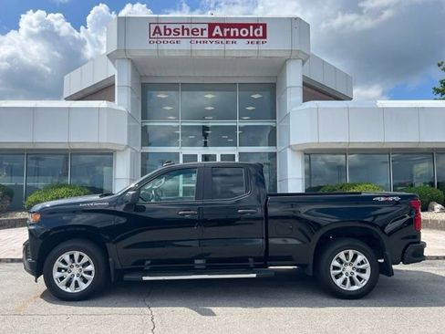 Used 2021 Chevrolet Silverado 1500 Custom AWD/4WD image 3