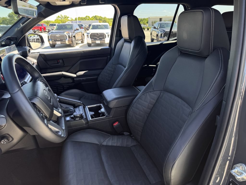 Used 2025 Toyota 4Runner TRD Off-Road Premium w/ Tow Technology Package AWD/4WD image 27
