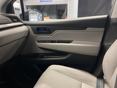 Used 2023 Honda Odyssey EX-L image 14