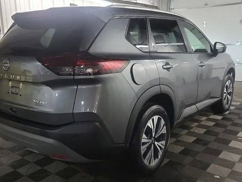 Used 2023 Nissan Rogue SV w/ SV Premium B Package image 4