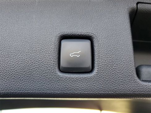 Used 2022 Ford Escape SE w/ Convenience Package image 32