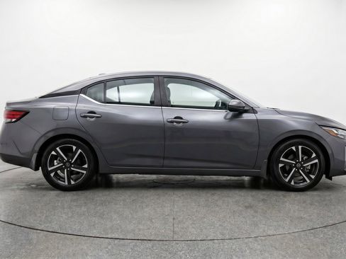 Used 2025 Nissan Sentra SV FWD image 11