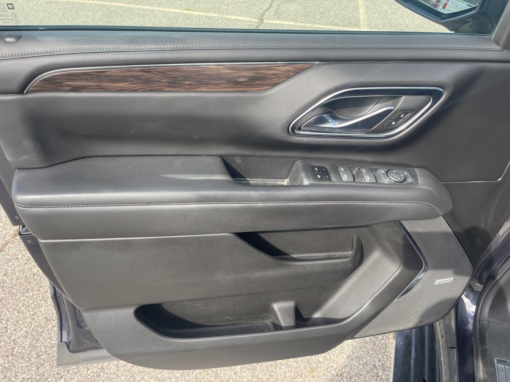 Used 2022 Chevrolet Tahoe LT w/ Luxury Package AWD/4WD image 19