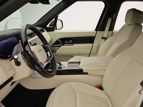 Used 2025 Land Rover Range Rover SE AWD/4WD image 25