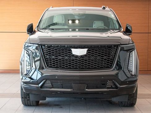 Used 2025 Cadillac Escalade ESV Sport Platinum w/ LPO, Floor Liner Package AWD/4WD image 2