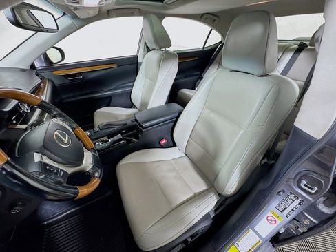 Used 2014 Lexus ES 300h w/ Premium Package w/Bamboo Trim image 14