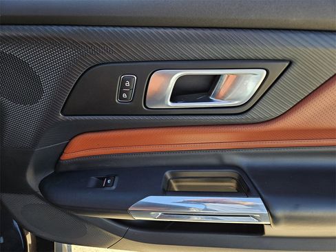 Used 2024 Ford Mustang Premium image 8