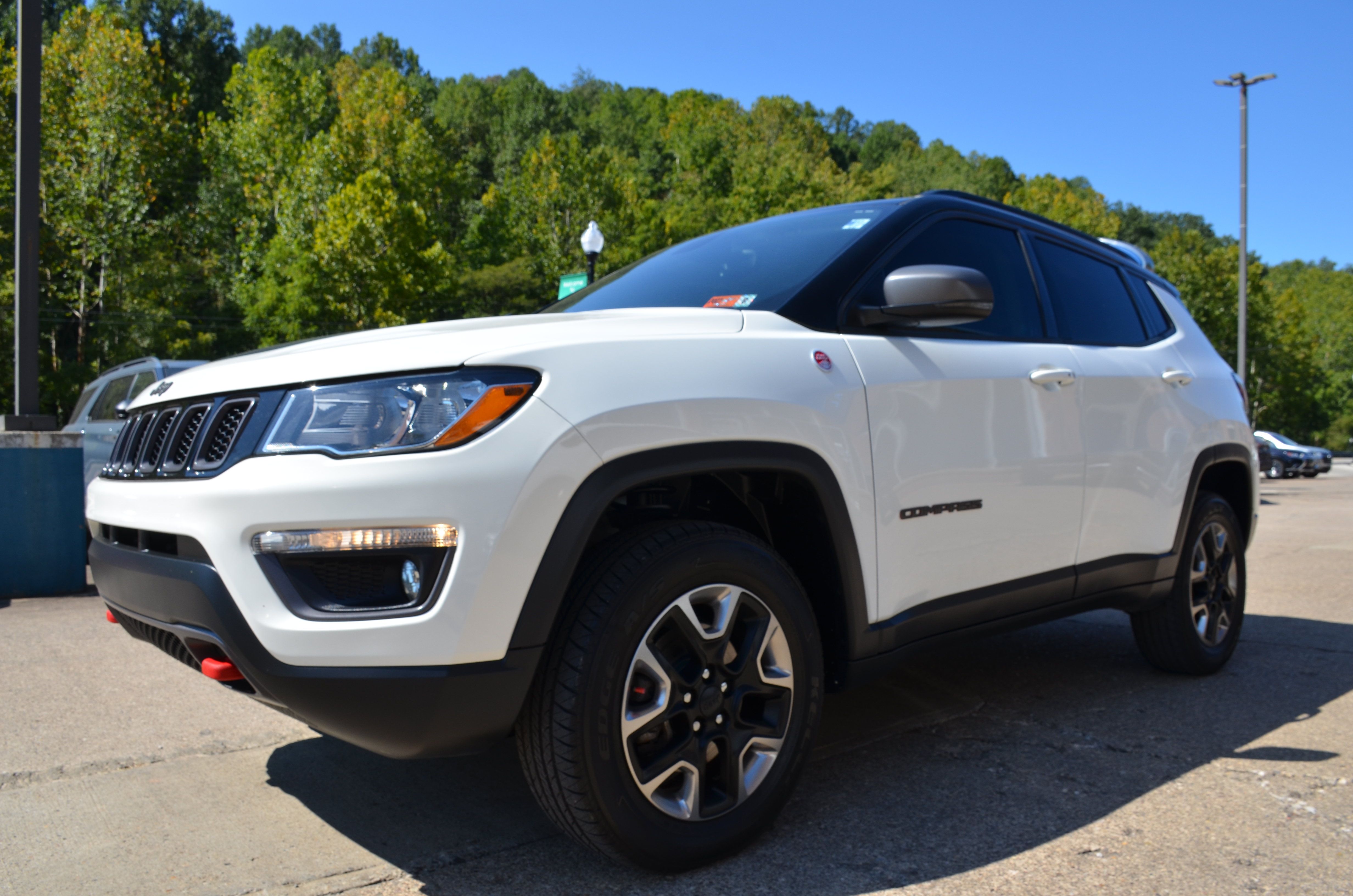Used 2018 Jeep Compass Trailhawk w/ Navigation Group AWD/4WD image 3