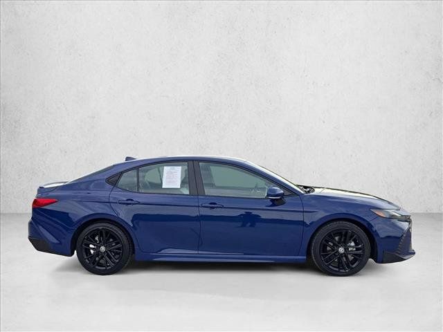 Used 2025 Toyota Camry SE FWD image 4