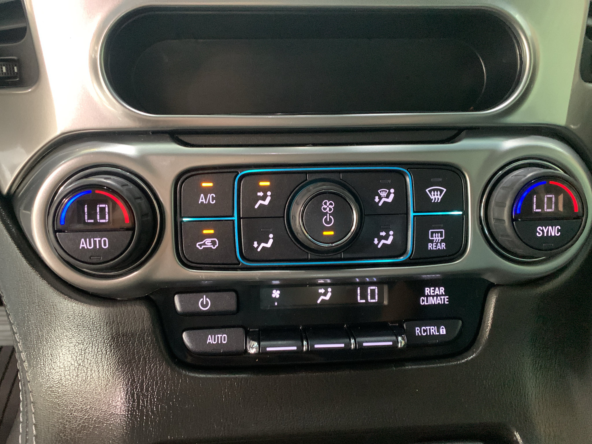 Used 2020 Chevrolet Tahoe LS AWD/4WD image 25