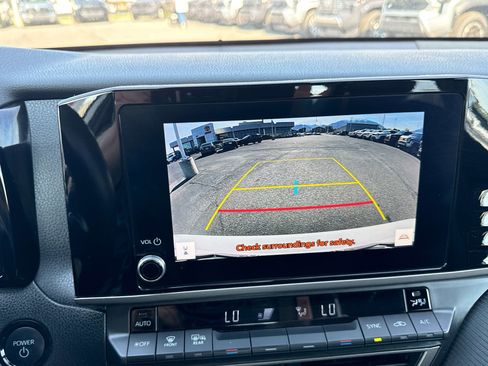 Used 2025 Toyota Camry SE FWD image 22
