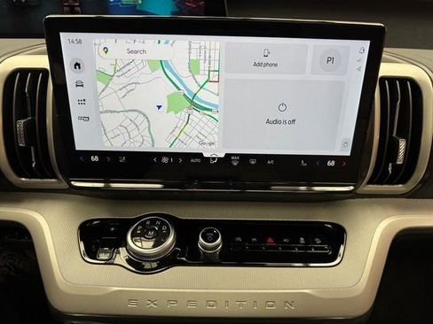 New 2025 Ford Expedition Active image 16