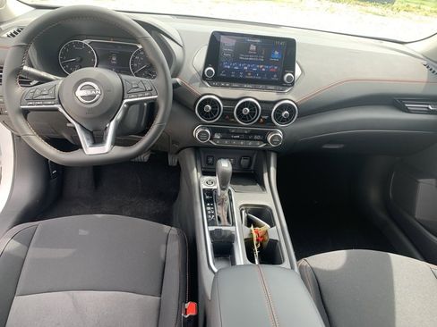 New 2025 Nissan Sentra SR w/ Midnight Edition image 11