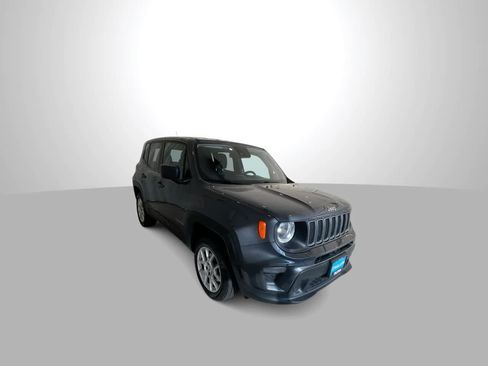 Used 2023 Jeep Renegade Latitude AWD/4WD image 2