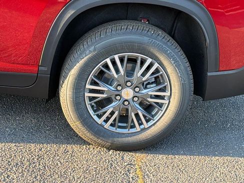 New 2026 Chevrolet Traverse LT FWD image 9