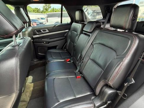 Used 2018 Ford Explorer Sport AWD/4WD image 12