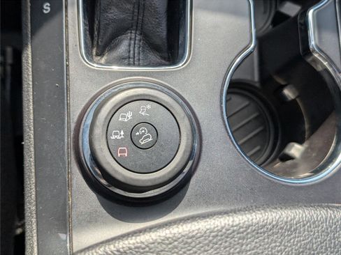 Used 2019 Ford Explorer XLT w/ Equipment Group 201A AWD/4WD image 28