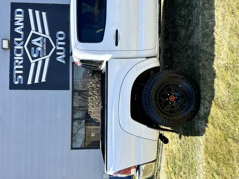 Used 2015 Toyota Tacoma w/ SR5 Package image 6