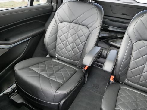Used 2024 BMW X7 xDrive40i w/ Executive Package AWD/4WD image 12