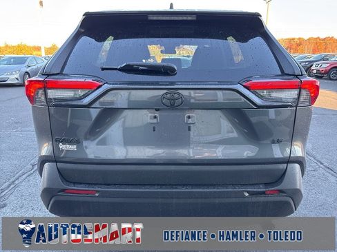 Used 2022 Toyota RAV4 LE image 4