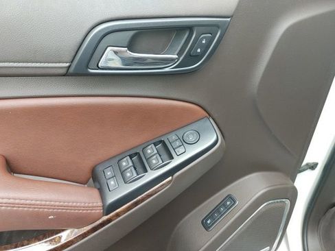 Used 2018 Chevrolet Suburban Premier image 22