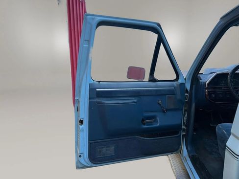 Used 1987 Ford F250 4x4 Regular Cab image 8