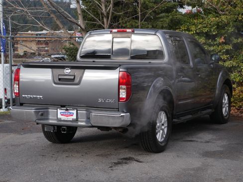 Used 2016 Nissan Frontier SV image 24