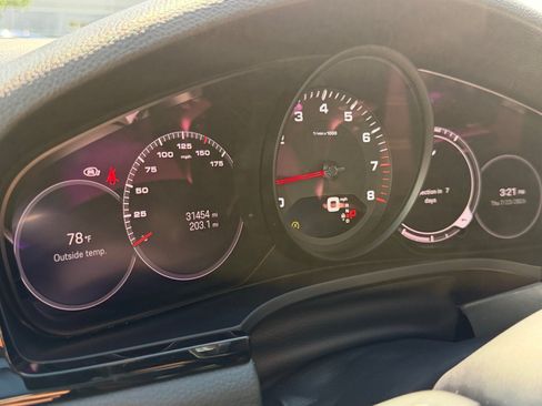 Certified 2023 Porsche Cayenne Platinum Edition AWD/4WD image 17