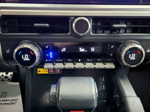 Used 2024 Toyota Tacoma TRD Sport w/ TRD Sport Premium Package AWD/4WD image 38