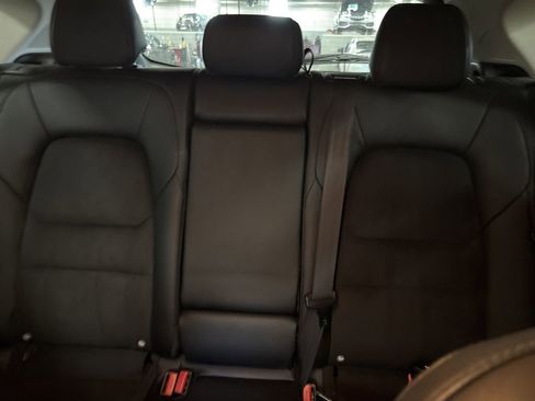 Used 2019 MAZDA CX-5 Touring image 12