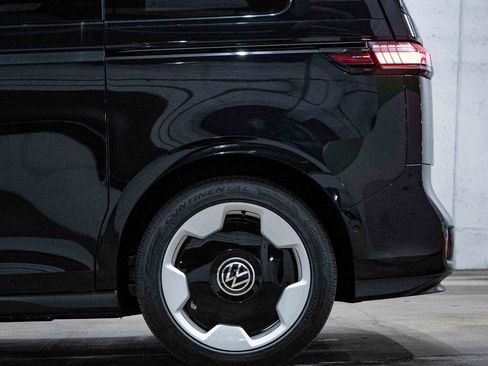 New 2025 Volkswagen ID. Buzz Pro S image 4