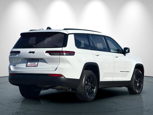 Certified 2024 Jeep Grand Cherokee L Altitude image 4