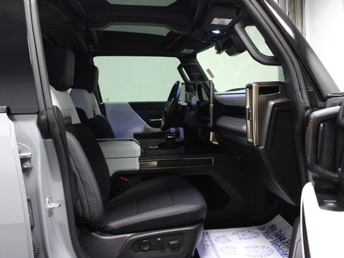Used 2025 GMC Hummer EV 3X AWD/4WD image 16