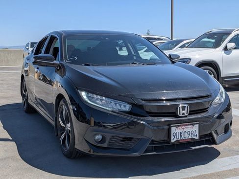 Used 2017 Honda Civic Touring image 3