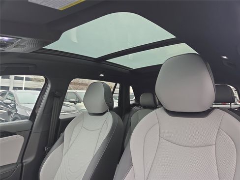 New 2026 Volkswagen Tiguan SE R-Line image 21