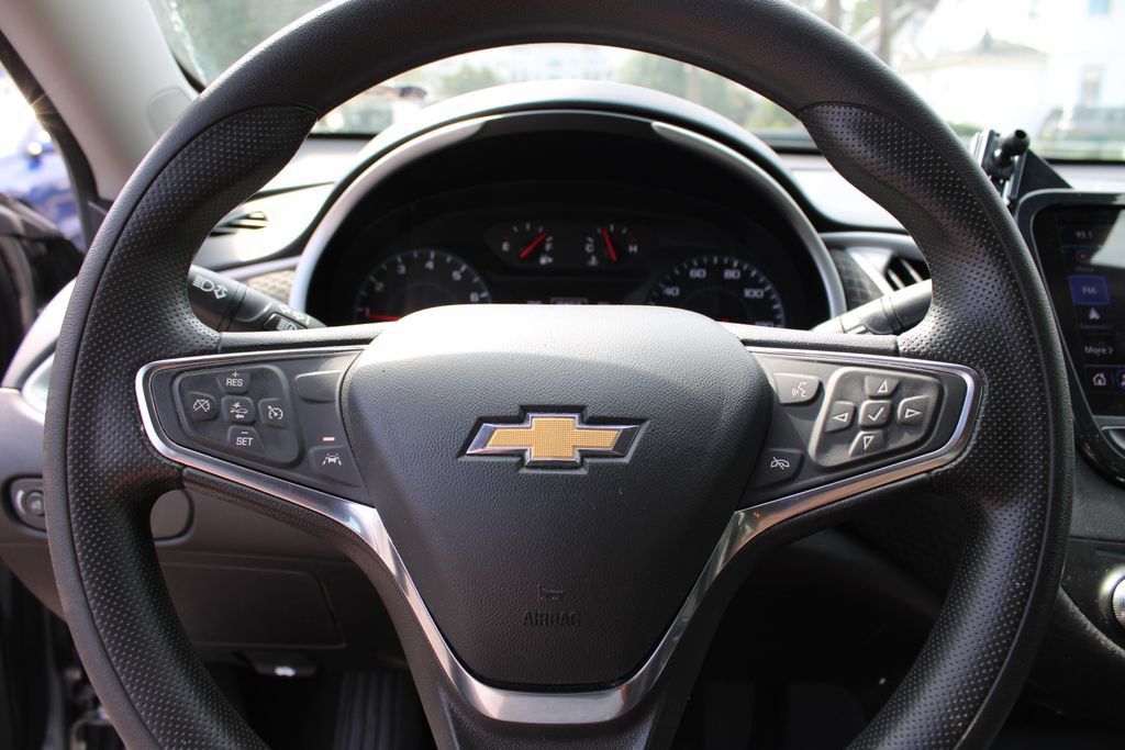 Used 2024 Chevrolet Malibu LT FWD image 12