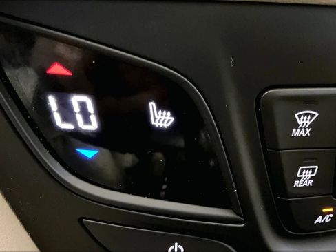 Used 2018 Buick Envision Essence image 34