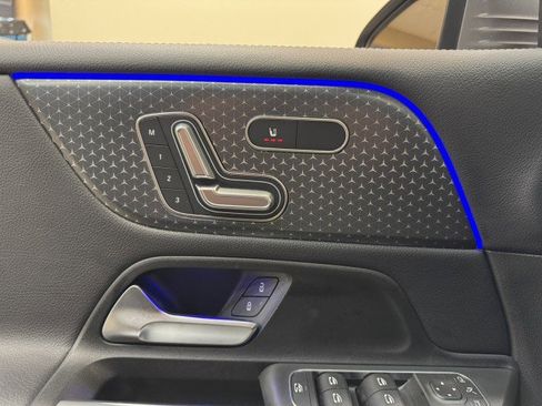 Certified 2025 Mercedes-Benz GLB 250 image 18