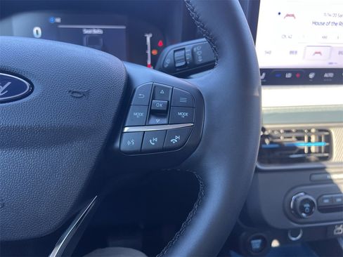 New 2025 Ford Maverick XLT w/ XLT Luxury Package image 9