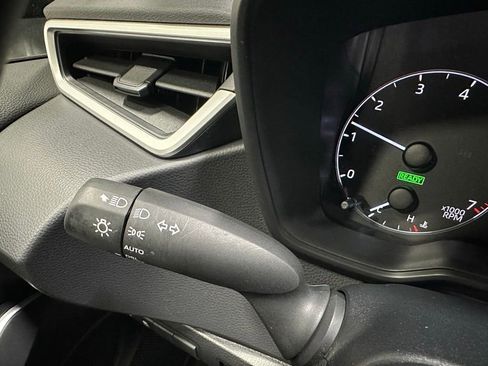 Used 2025 Toyota Corolla SE image 21