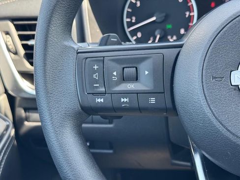 Certified 2024 Nissan Rogue SV FWD image 18