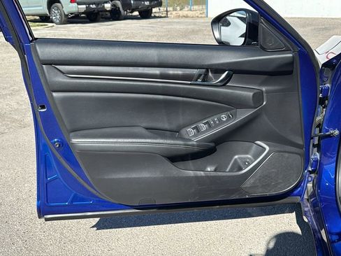 Used 2021 Honda Accord Sport image 8