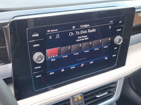 New 2025 Volkswagen Taos SE image 17