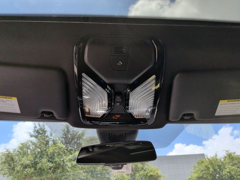 Used 2022 BMW i4 eDrive40 w/ M Sport Package RWD image 26