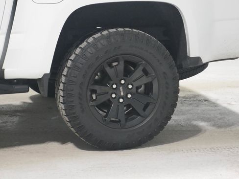 Used 2022 GMC Canyon AT4 image 27