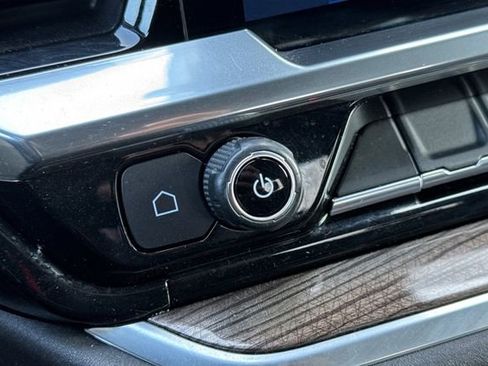 Used 2022 Chevrolet Silverado 1500 RST image 32