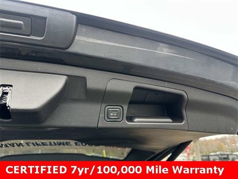 Used 2021 GMC Acadia SLE w/ Driver Convenience Package image 12